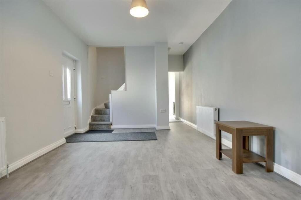 Improved Private House In Central Location Portsmouth Buitenkant foto